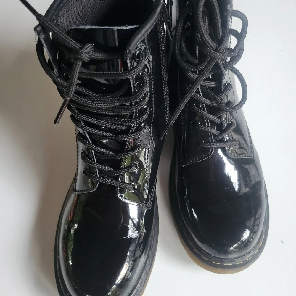 COPY - Dr martens size us 5 M/ 6 us L pre-owned